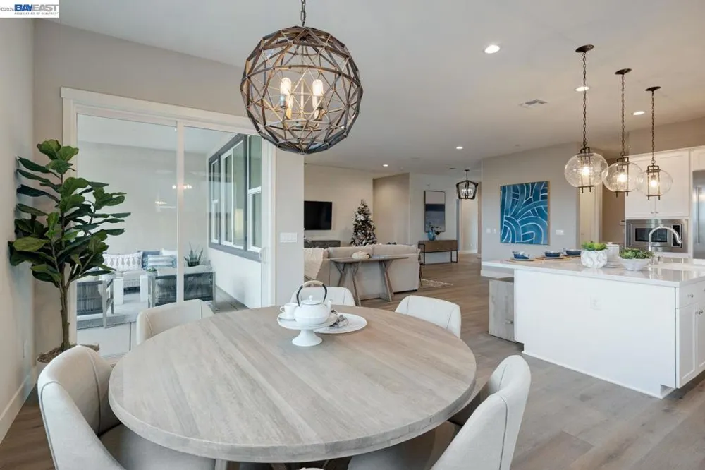 1276 Parkcrest Circle Manteca, CA 95336