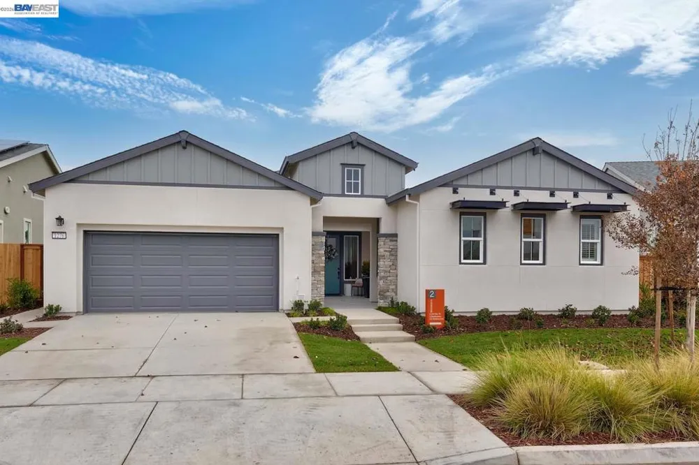 1276 Parkcrest Circle Manteca, CA 95336
