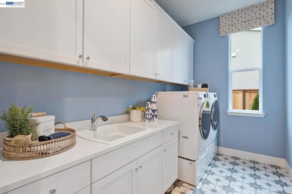1276 Parkcrest Circle Manteca, CA 95336