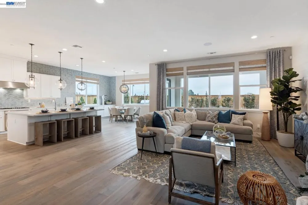 1276 Parkcrest Circle Manteca, CA 95336