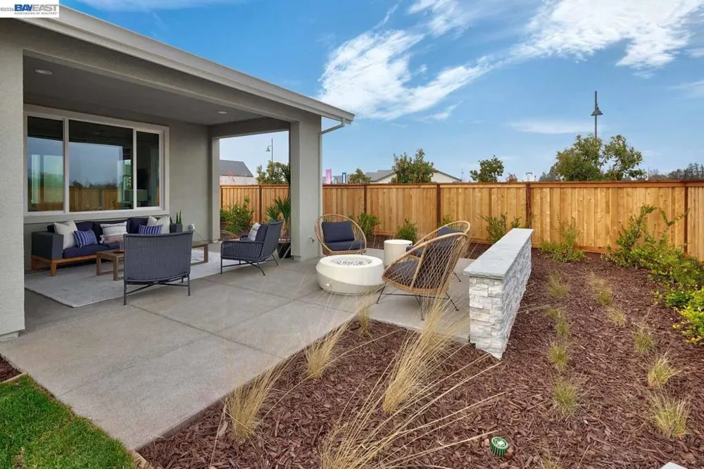 1288 Parkcrest Circle Manteca, CA 95336