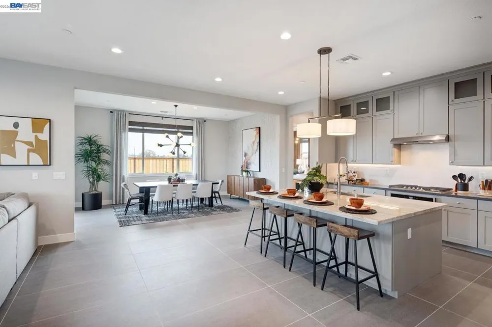 1288 Parkcrest Circle Manteca, CA 95336