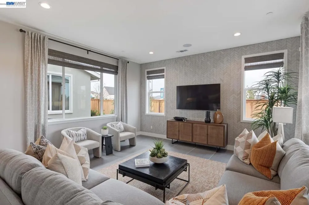 1288 Parkcrest Circle Manteca, CA 95336