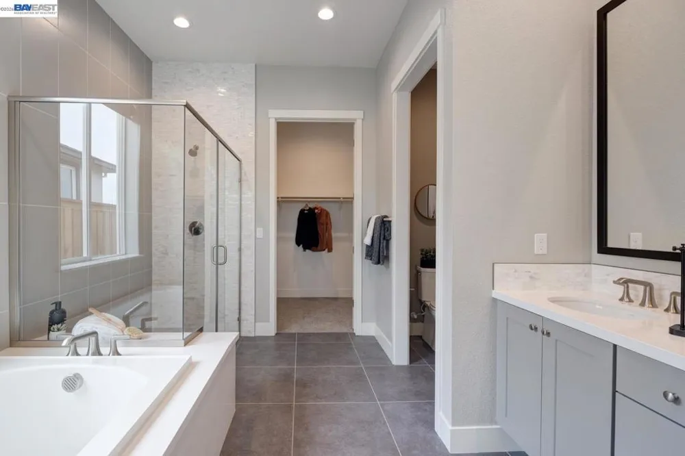 1288 Parkcrest Circle Manteca, CA 95336