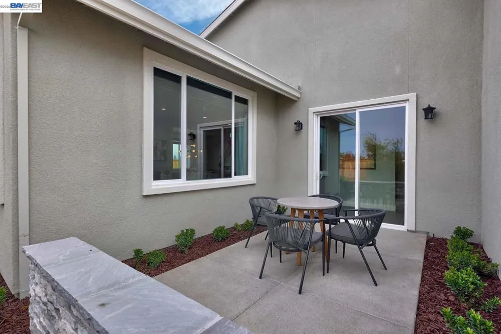 1288 Parkcrest Circle Manteca, CA 95336