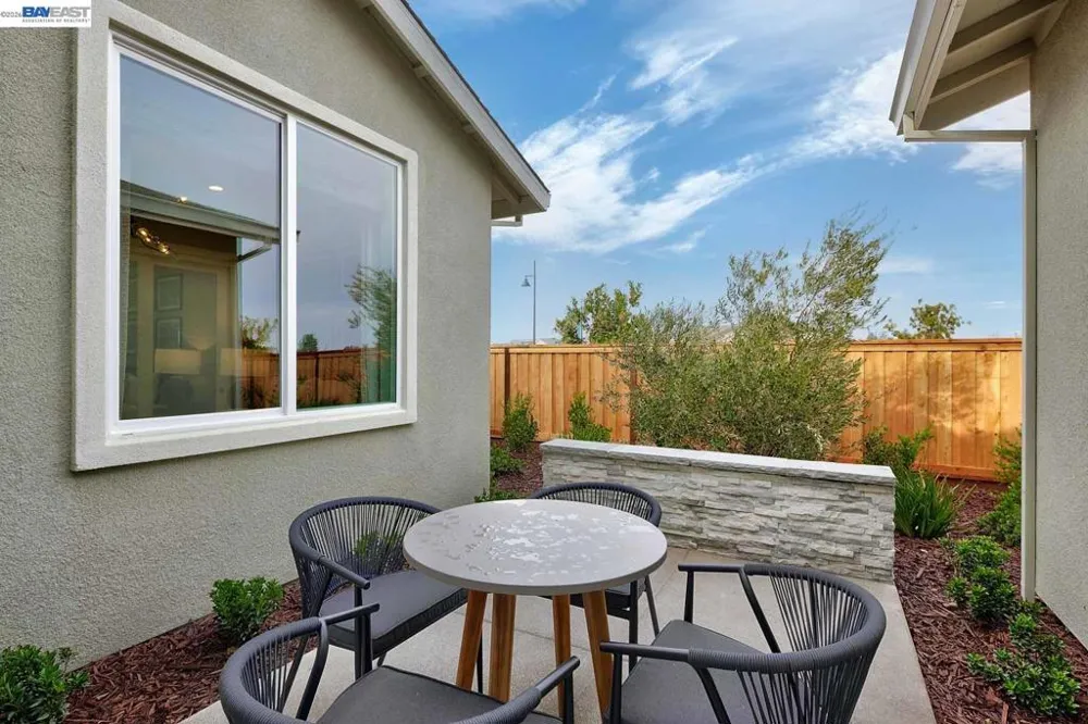1288 Parkcrest Circle Manteca, CA 95336