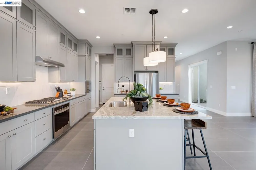 1288 Parkcrest Circle Manteca, CA 95336