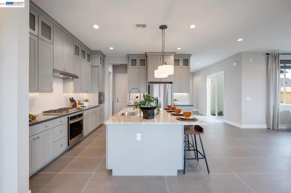 1288 Parkcrest Circle Manteca, CA 95336