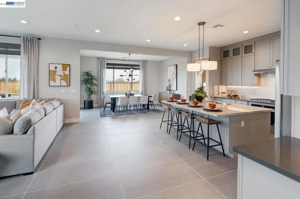 1288 Parkcrest Circle Manteca, CA 95336