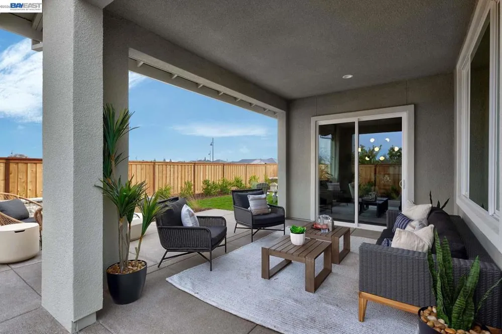 1288 Parkcrest Circle Manteca, CA 95336