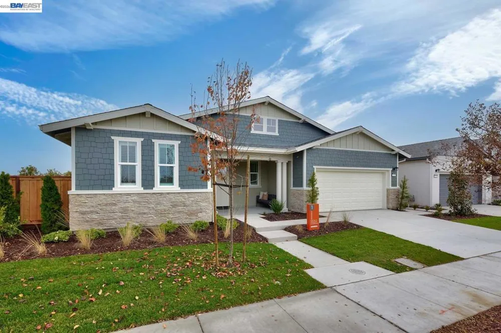 1288 Parkcrest Circle Manteca, CA 95336