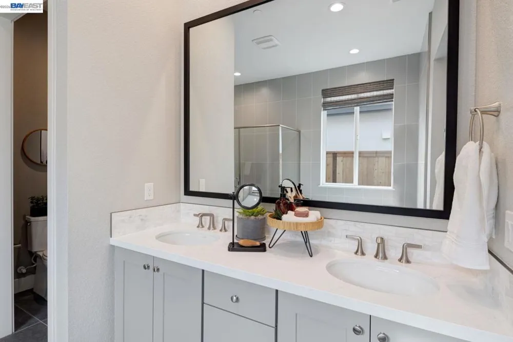 1288 Parkcrest Circle Manteca, CA 95336