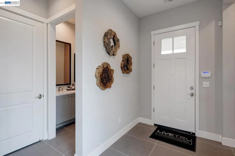 1288 Parkcrest Circle Manteca, CA 95336