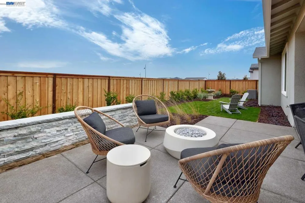 1288 Parkcrest Circle Manteca, CA 95336