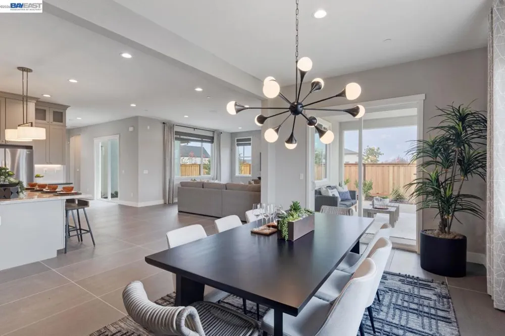 1288 Parkcrest Circle Manteca, CA 95336