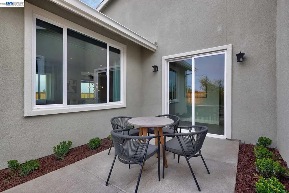 1288 Parkcrest Circle Manteca, CA 95336