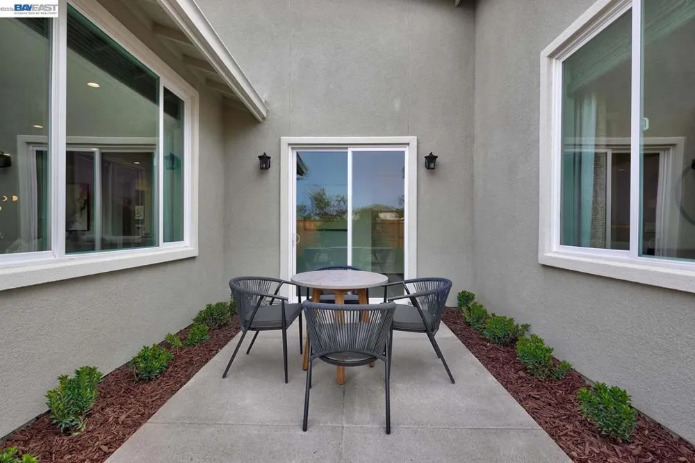 1288 Parkcrest Circle Manteca, CA 95336