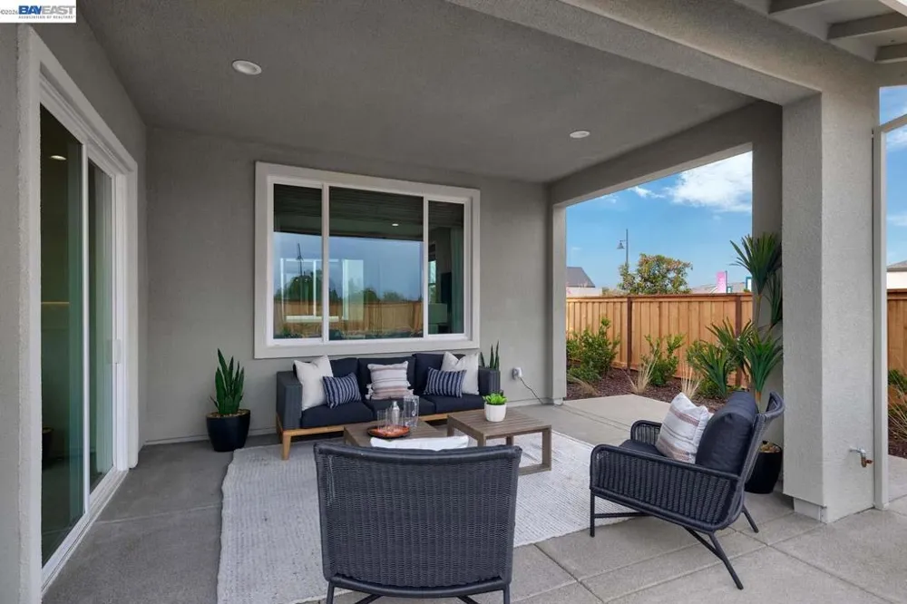 1288 Parkcrest Circle Manteca, CA 95336