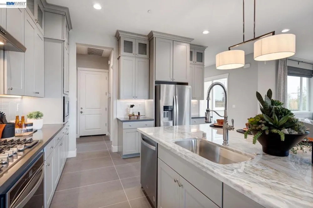 1288 Parkcrest Circle Manteca, CA 95336