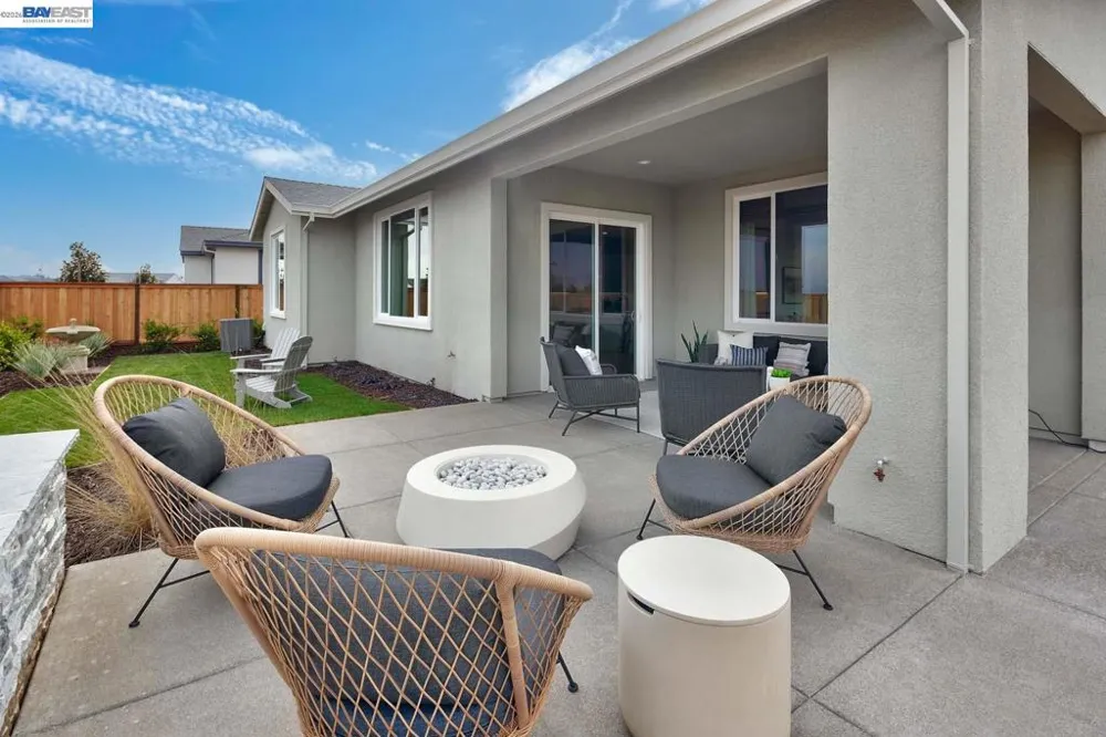 1288 Parkcrest Circle Manteca, CA 95336