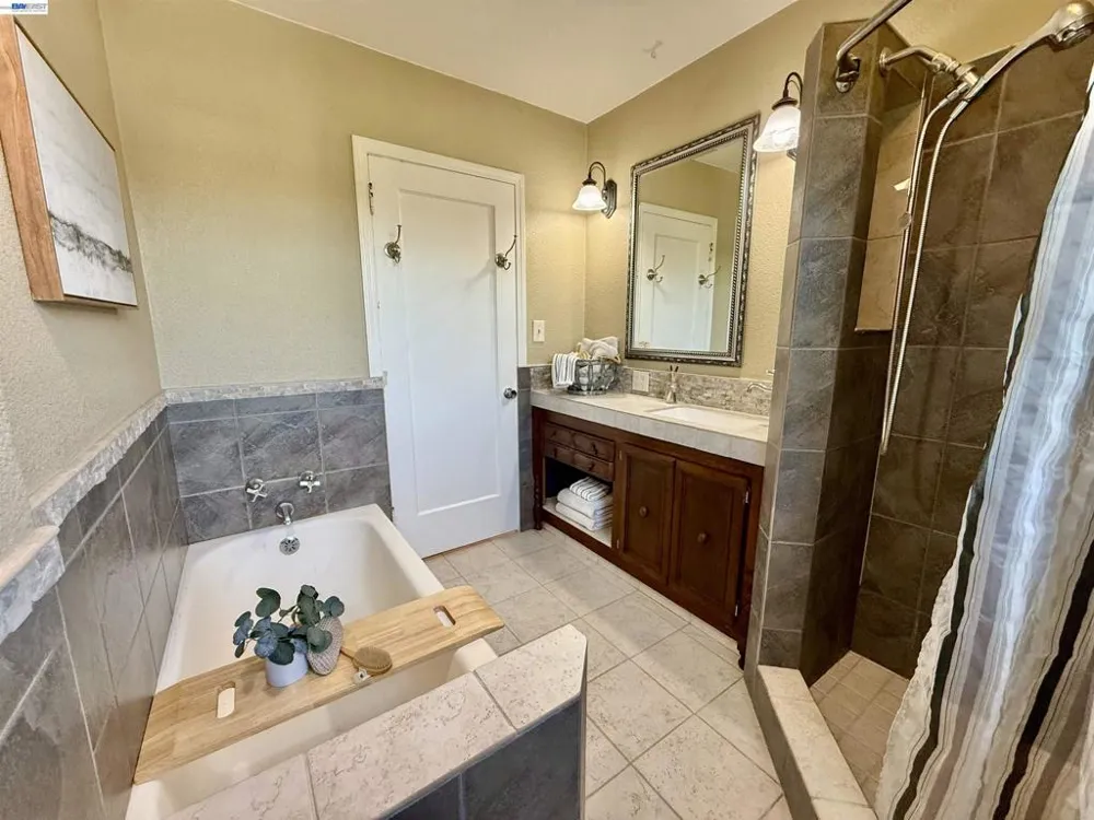 272 Lorraine Blvd San Leandro, CA 94577