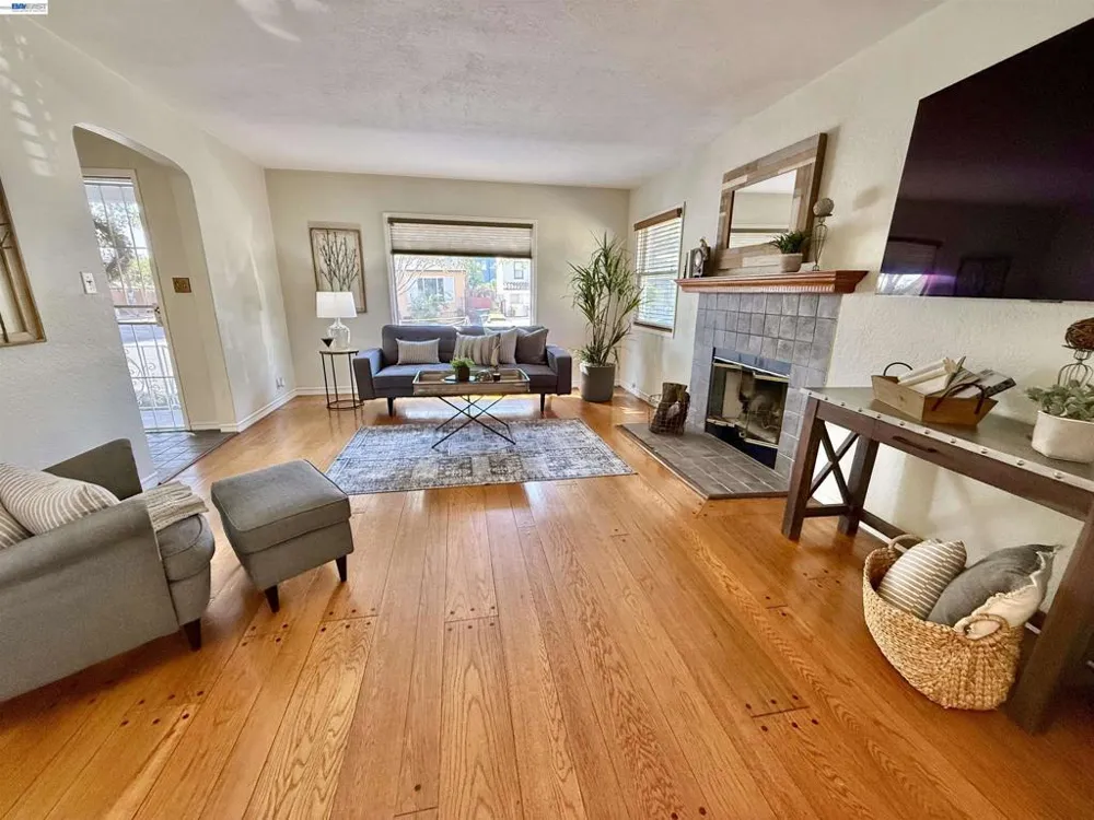272 Lorraine Blvd San Leandro, CA 94577