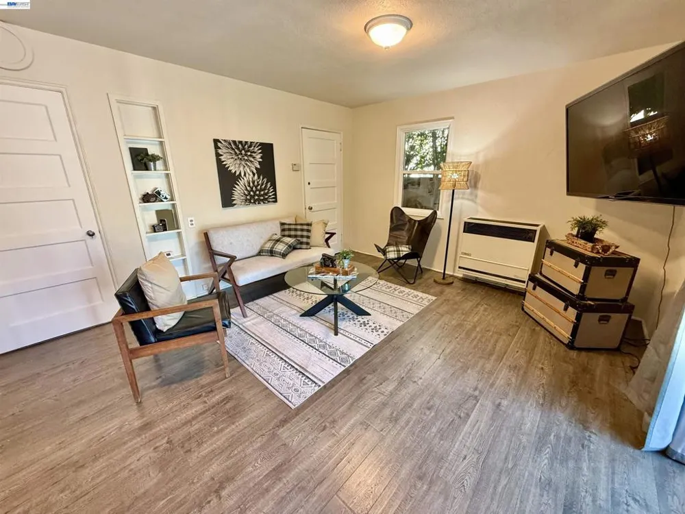 272 Lorraine Blvd San Leandro, CA 94577