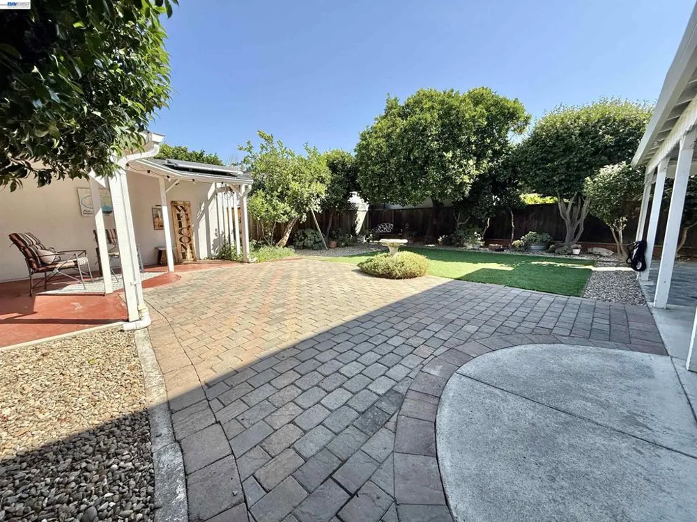 272 Lorraine Blvd San Leandro, CA 94577