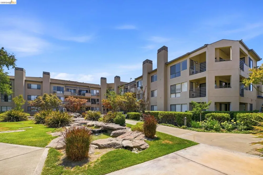 39206 Guardino Dr #302 Fremont, CA 94538