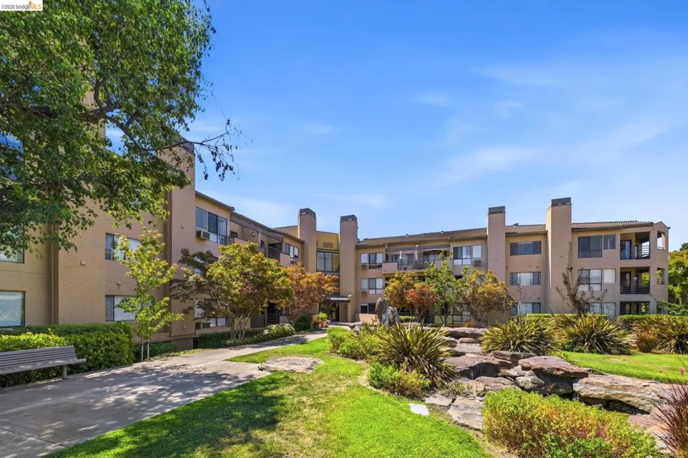 39206 Guardino Dr #302 Fremont, CA 94538