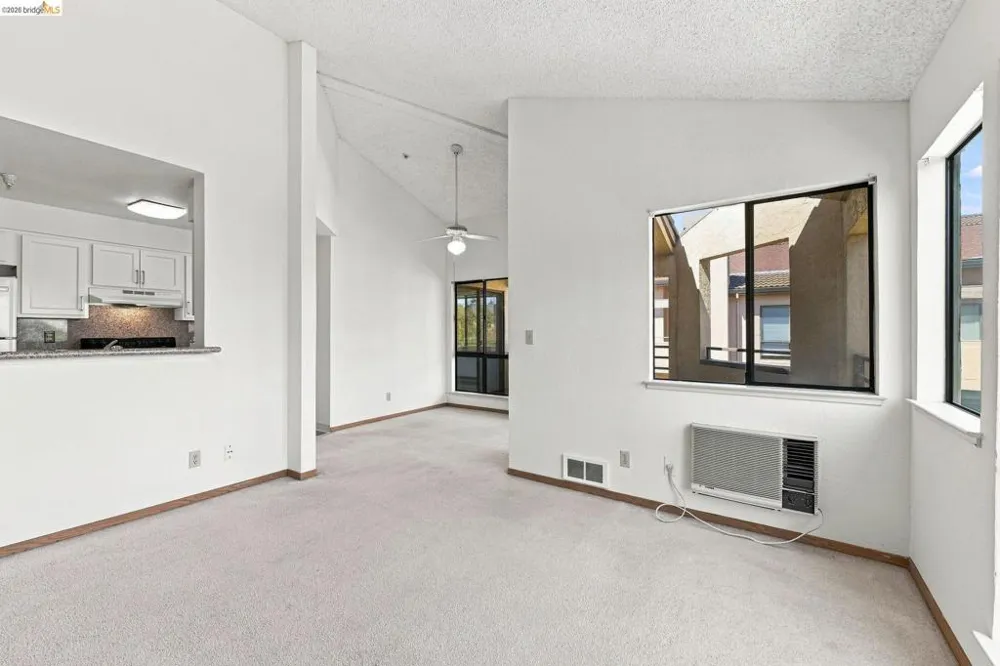 39206 Guardino Dr #302 Fremont, CA 94538