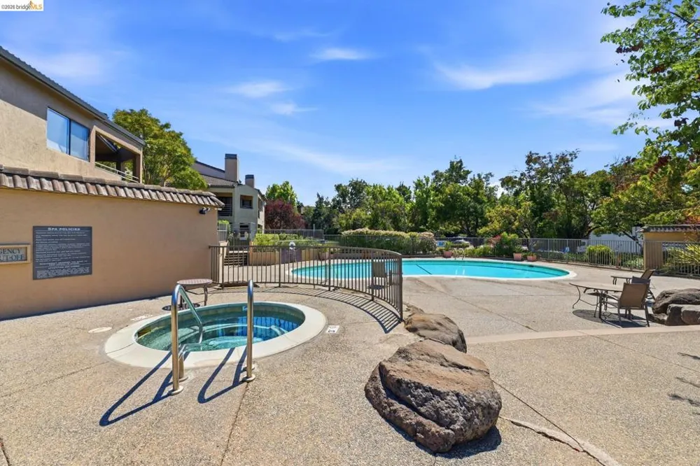 39206 Guardino Dr #302 Fremont, CA 94538