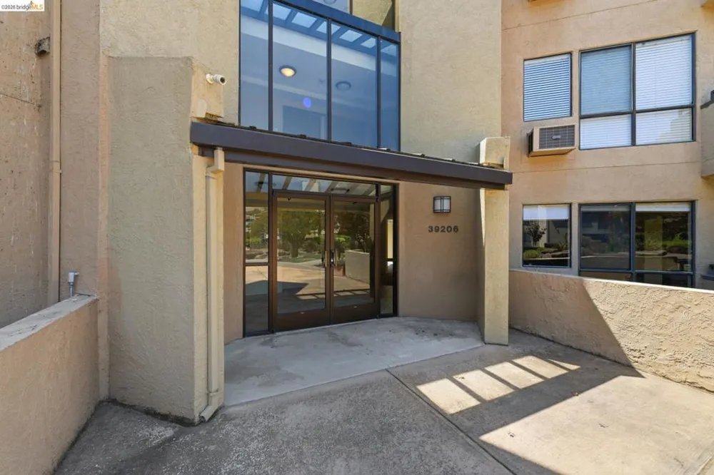 39206 Guardino Dr #302 Fremont, CA 94538