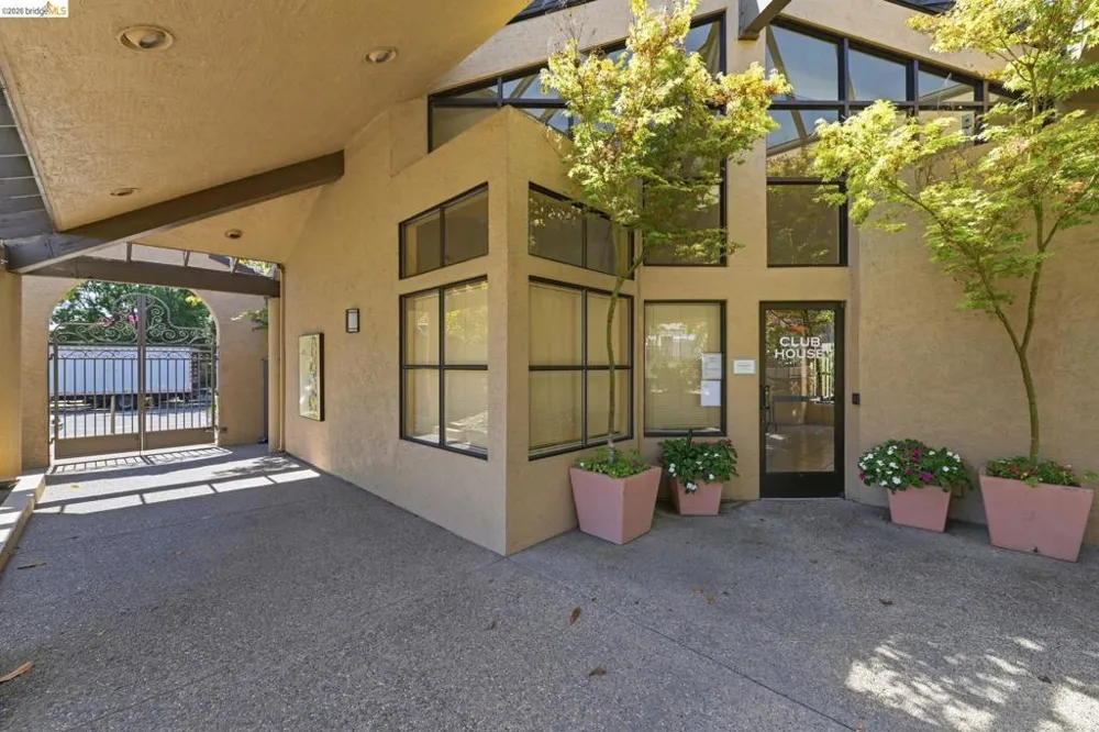 39206 Guardino Dr #302 Fremont, CA 94538