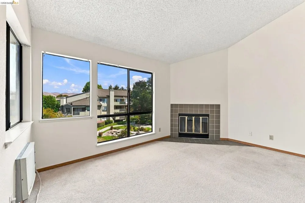 39206 Guardino Dr #302 Fremont, CA 94538