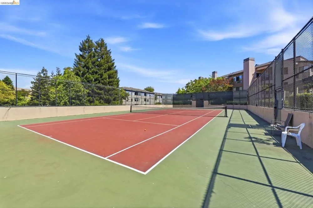 39206 Guardino Dr #302 Fremont, CA 94538