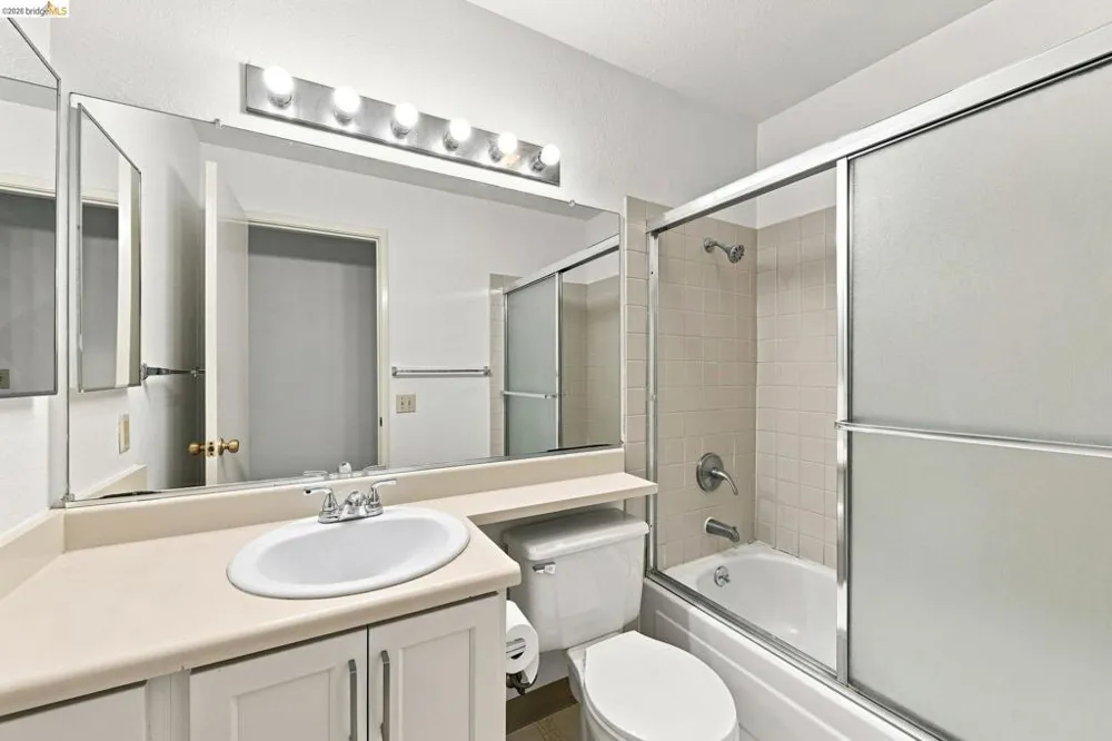 39206 Guardino Dr #302 Fremont, CA 94538