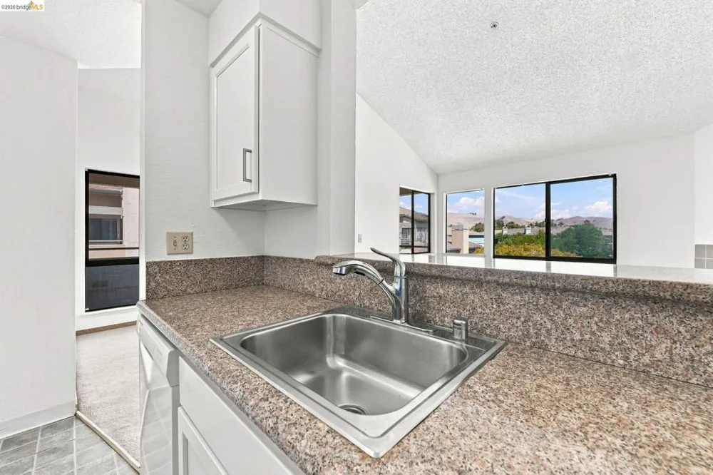39206 Guardino Dr #302 Fremont, CA 94538