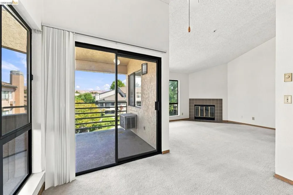 39206 Guardino Dr #302 Fremont, CA 94538