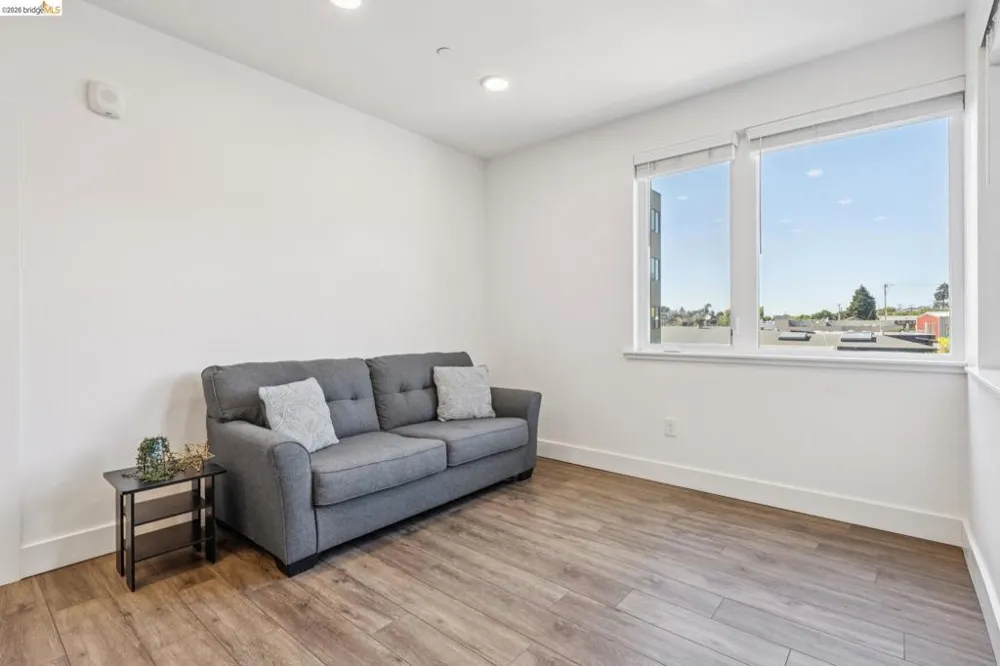 10300 San Pablo Ave #203 El Cerrito, CA 94530