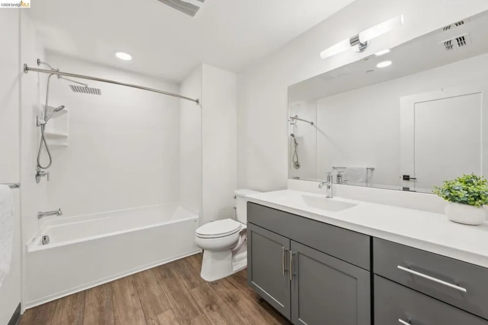 10300 San Pablo Ave #203 El Cerrito, CA 94530