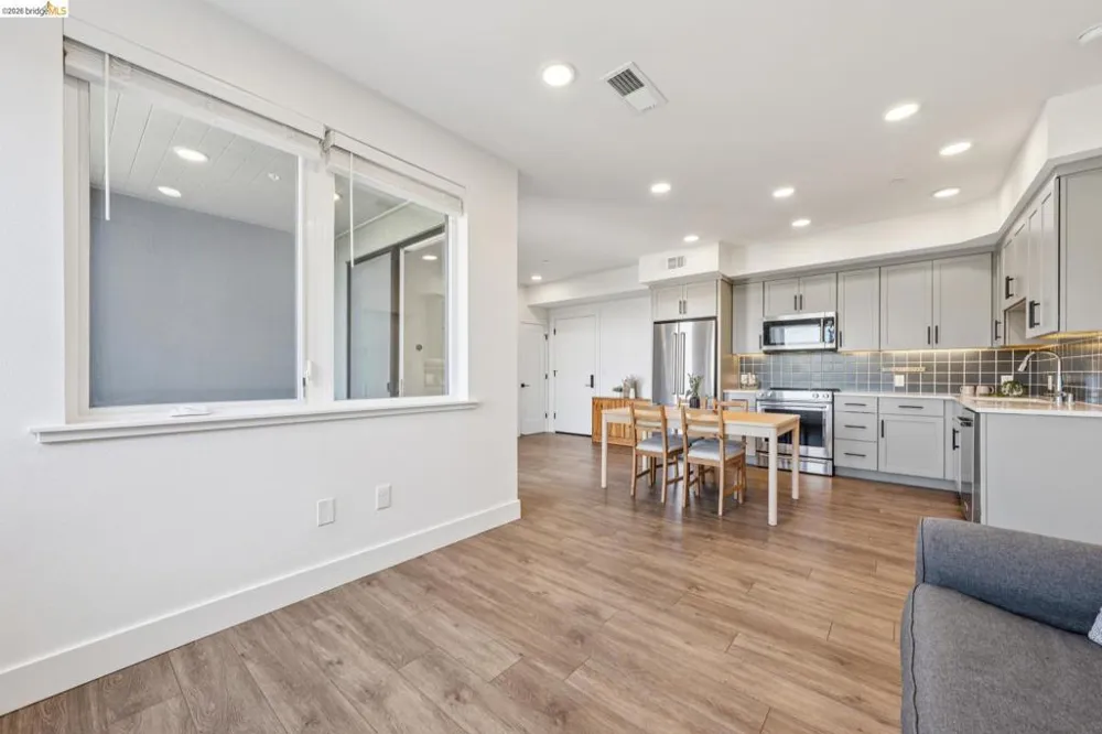 10300 San Pablo Ave #203 El Cerrito, CA 94530