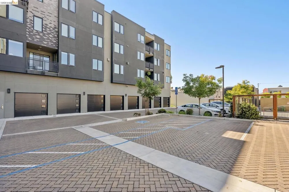 10300 San Pablo Ave #203 El Cerrito, CA 94530