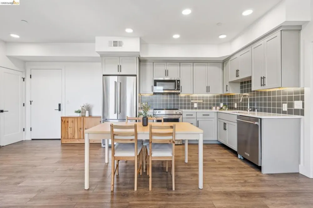 10300 San Pablo Ave #203 El Cerrito, CA 94530