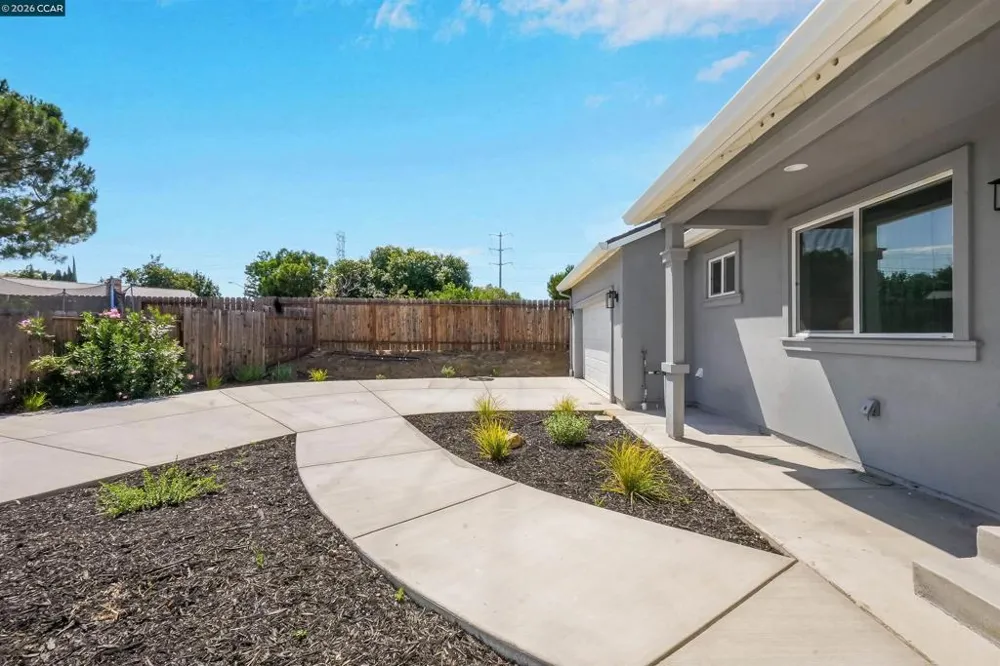 2100 Paige Ct Pittsburg, CA 94565