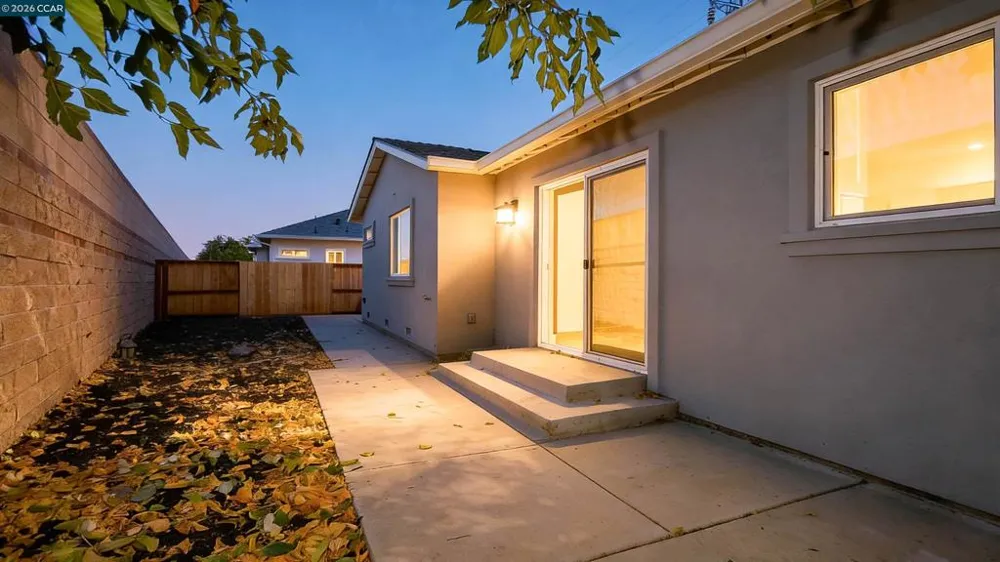 2100 Paige Ct Pittsburg, CA 94565