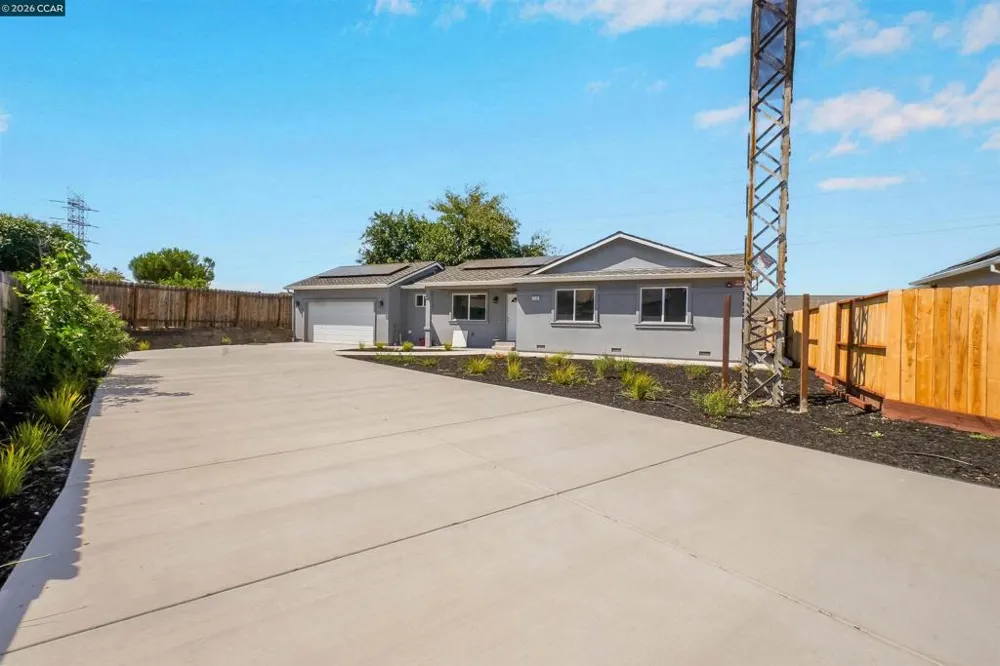 2100 Paige Ct Pittsburg, CA 94565