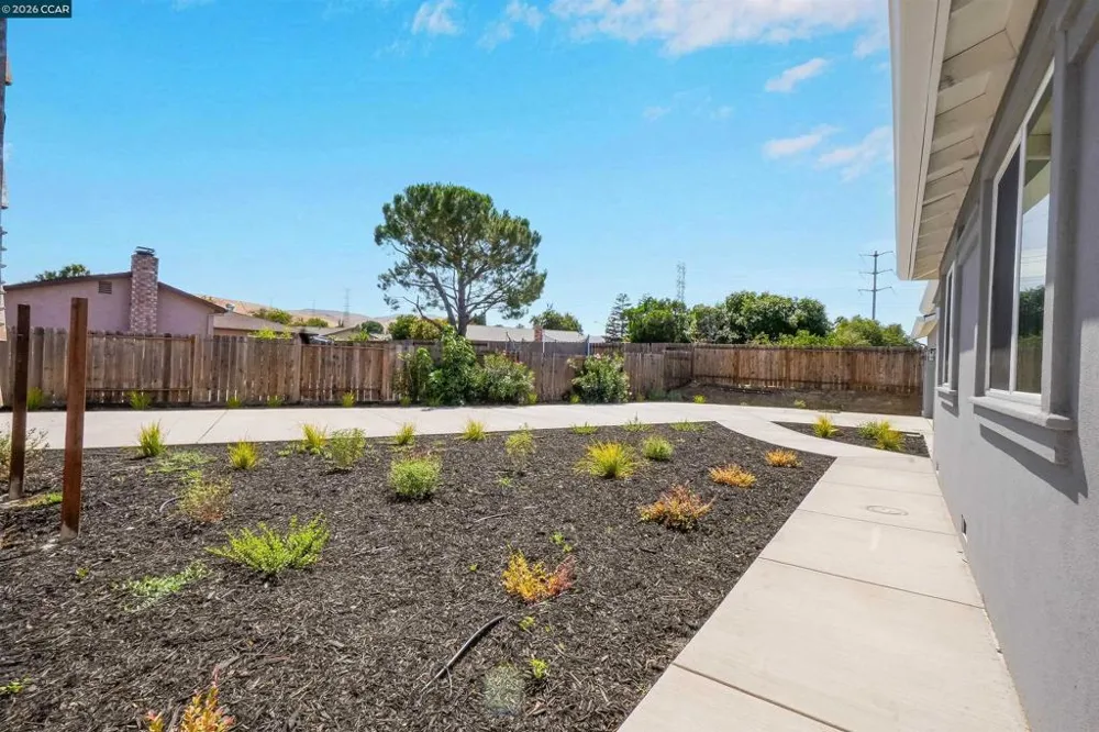 2100 Paige Ct Pittsburg, CA 94565