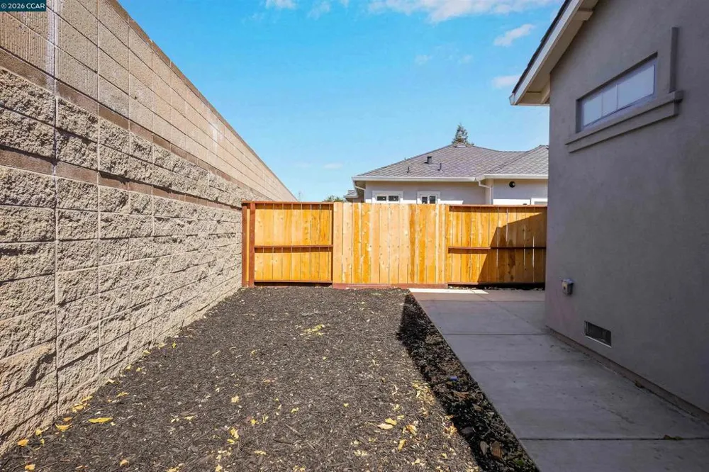 2100 Paige Ct Pittsburg, CA 94565