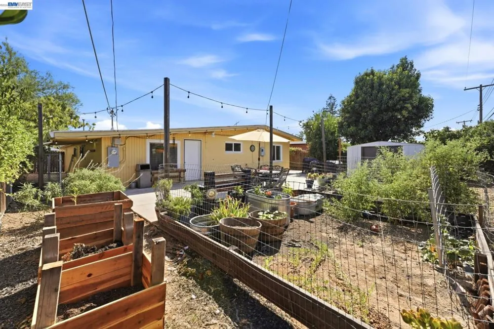 5621 27Th Ave Sacramento, CA 95820